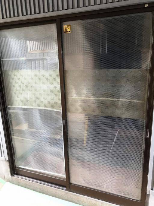 広海クラシオ 徳島店の玄関ドア交換：１ＤＡＹリフォーム工事⑧の施工前の写真2