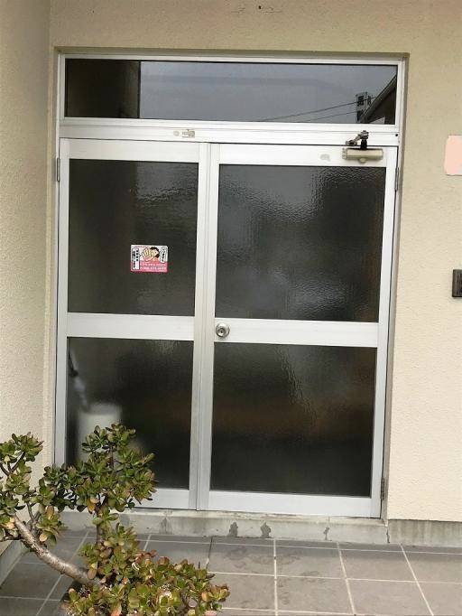 広海クラシオ 徳島店の玄関ドア交換：１ＤＡＹリフォーム工事⑨の施工前の写真1