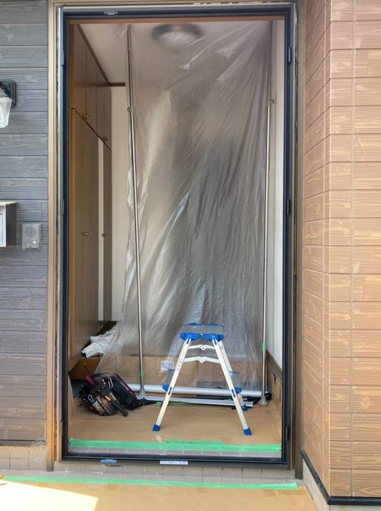 広海クラシオ 徳島店の玄関ドア取り換え事例の施工前の写真2