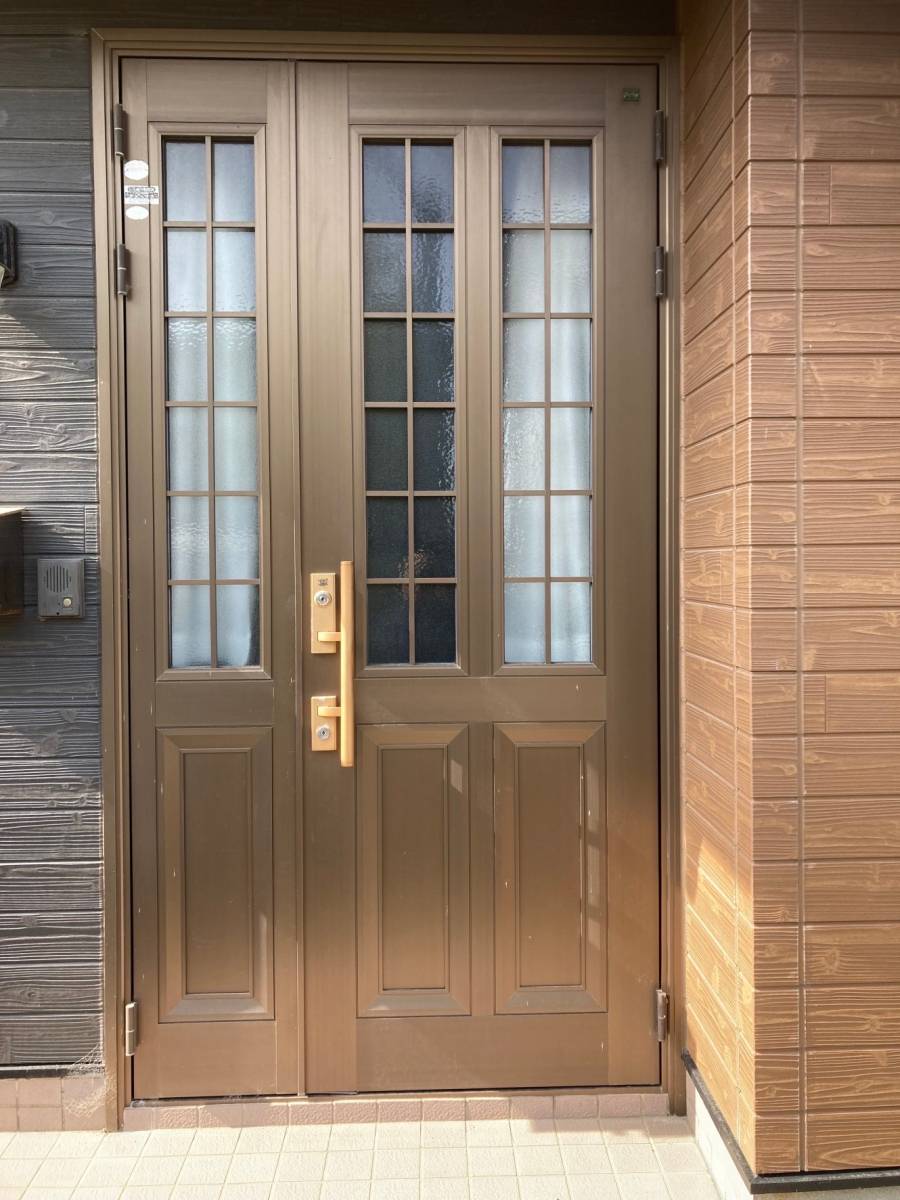 広海クラシオ 徳島店の玄関ドア取り換え事例の施工前の写真3