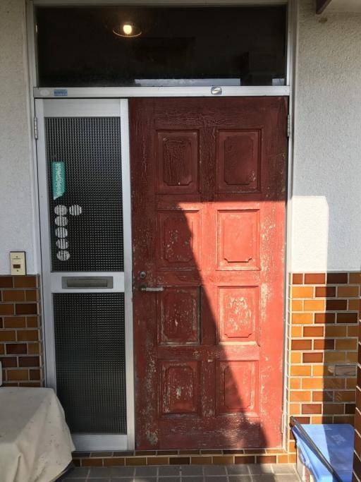 広海クラシオ 徳島店の玄関ドア交換：１ＤＡＹリフォーム工事②の施工前の写真1
