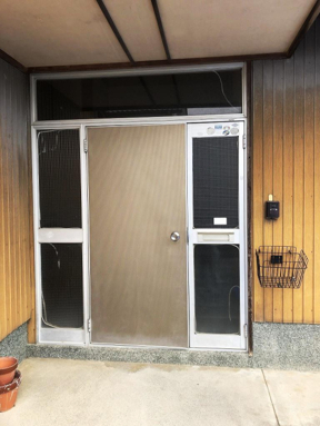 広海クラシオ 徳島店の玄関リフォーム【リシェント】の施工前の写真1