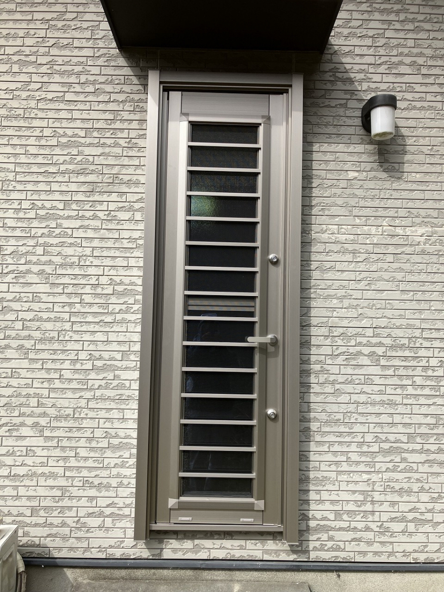 広海クラシオ 徳島店の窓と一緒にリフォームすることでドアも補助金対象に！【勝手口ドアリフォーム】の施工後の写真1