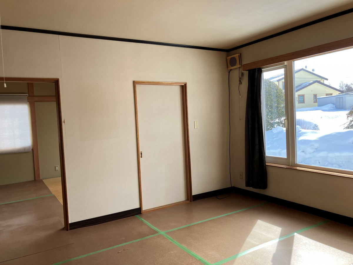 リ・ウィンドの【内装リフォーム】壁・天井ビニールクロス貼替の施工前の写真1