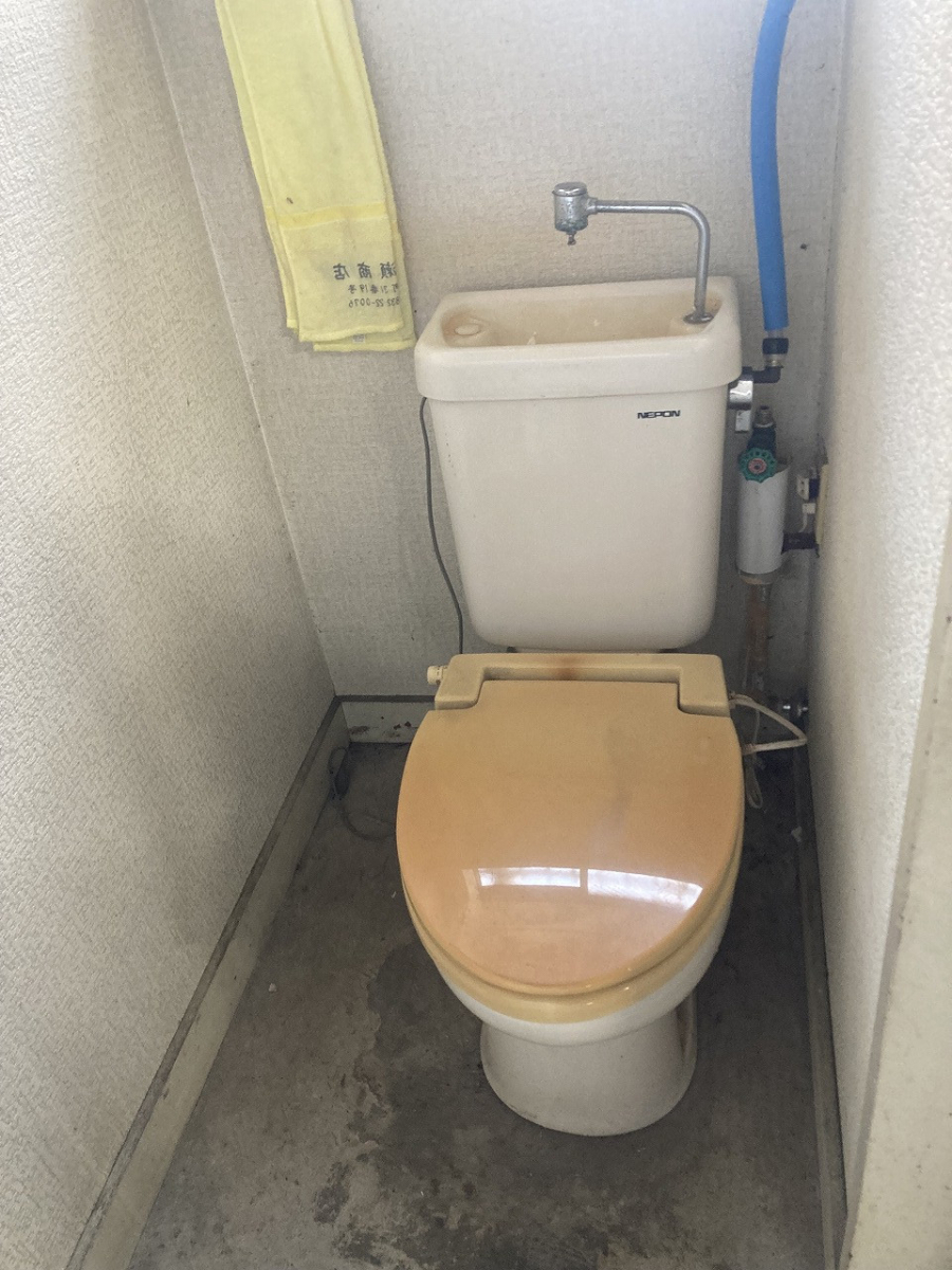 リ・ウィンドの事務所・社員用【トイレ交換工事】の施工前の写真1