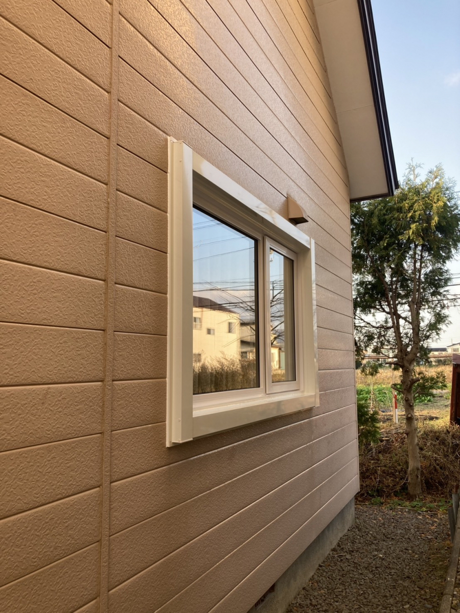 リ・ウィンドの【マドの交換】樹脂窓ＥＷへ＿カバー工法で壊さないリフォーム！の施工後の写真2