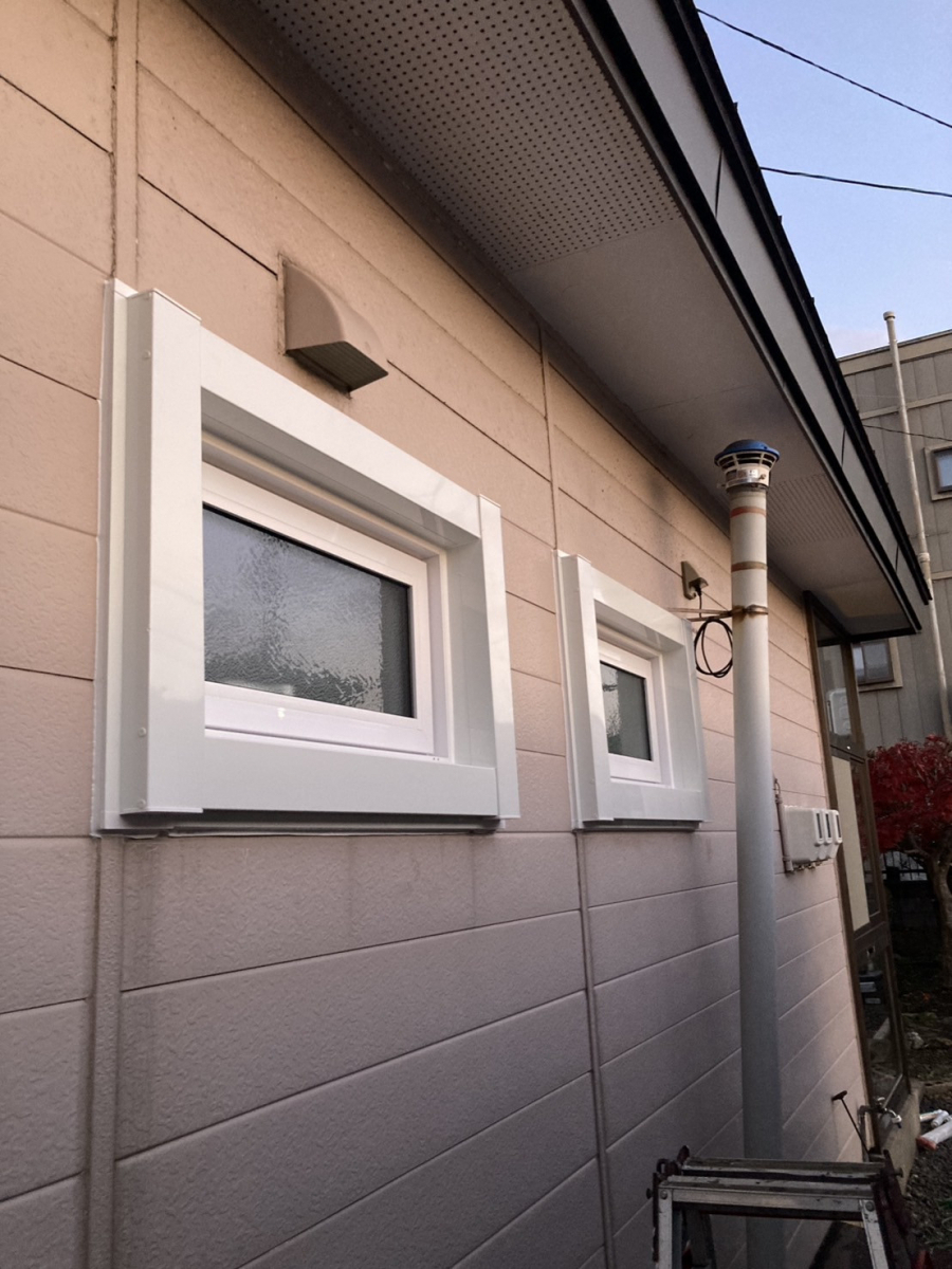 リ・ウィンドの【マドの交換】樹脂窓ＥＷへ＿カバー工法で壊さないリフォーム！の施工後の写真3