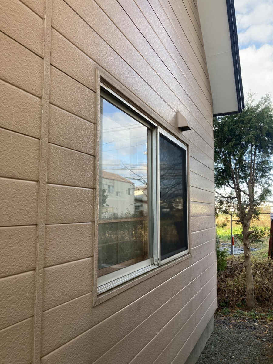 リ・ウィンドの【マドの交換】樹脂窓ＥＷへ＿カバー工法で壊さないリフォーム！の施工前の写真2