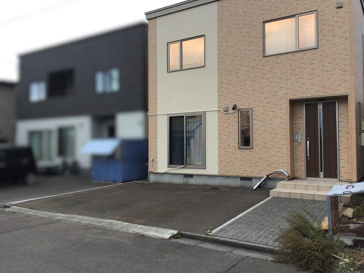 リ・ウィンドの【カーポートST3000】2台用設置・施工実例🚗❄️の施工前の写真1