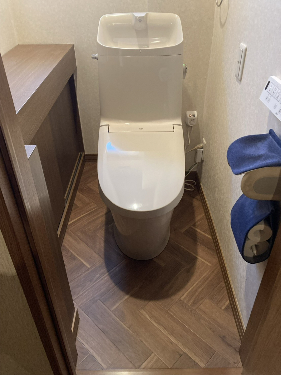 リ・ウィンドのトイレ交換✨ アメージュシャワートイレの施工後の写真1
