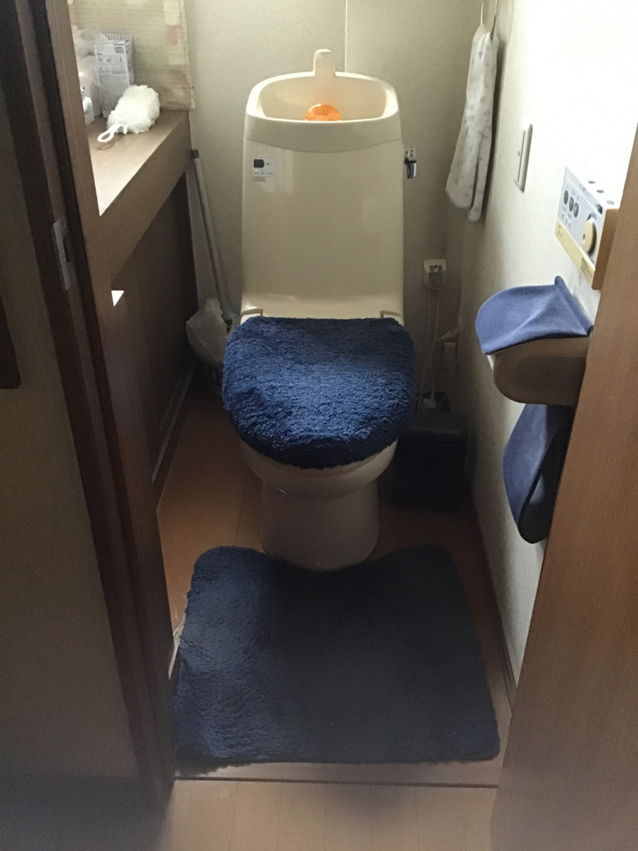 リ・ウィンドのトイレ交換✨ アメージュシャワートイレの施工前の写真1