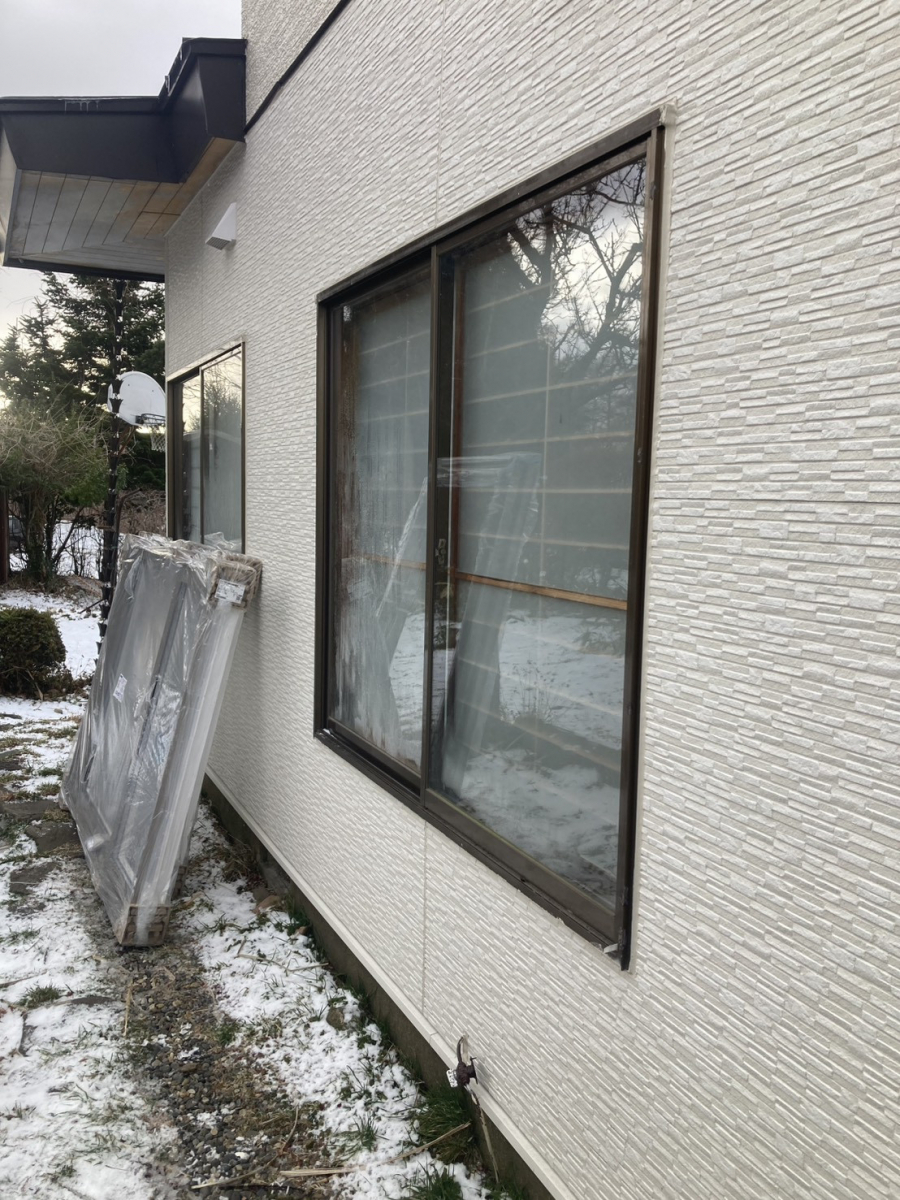 リ・ウィンドの外窓交換で断熱・防犯性アップの施工前の写真1