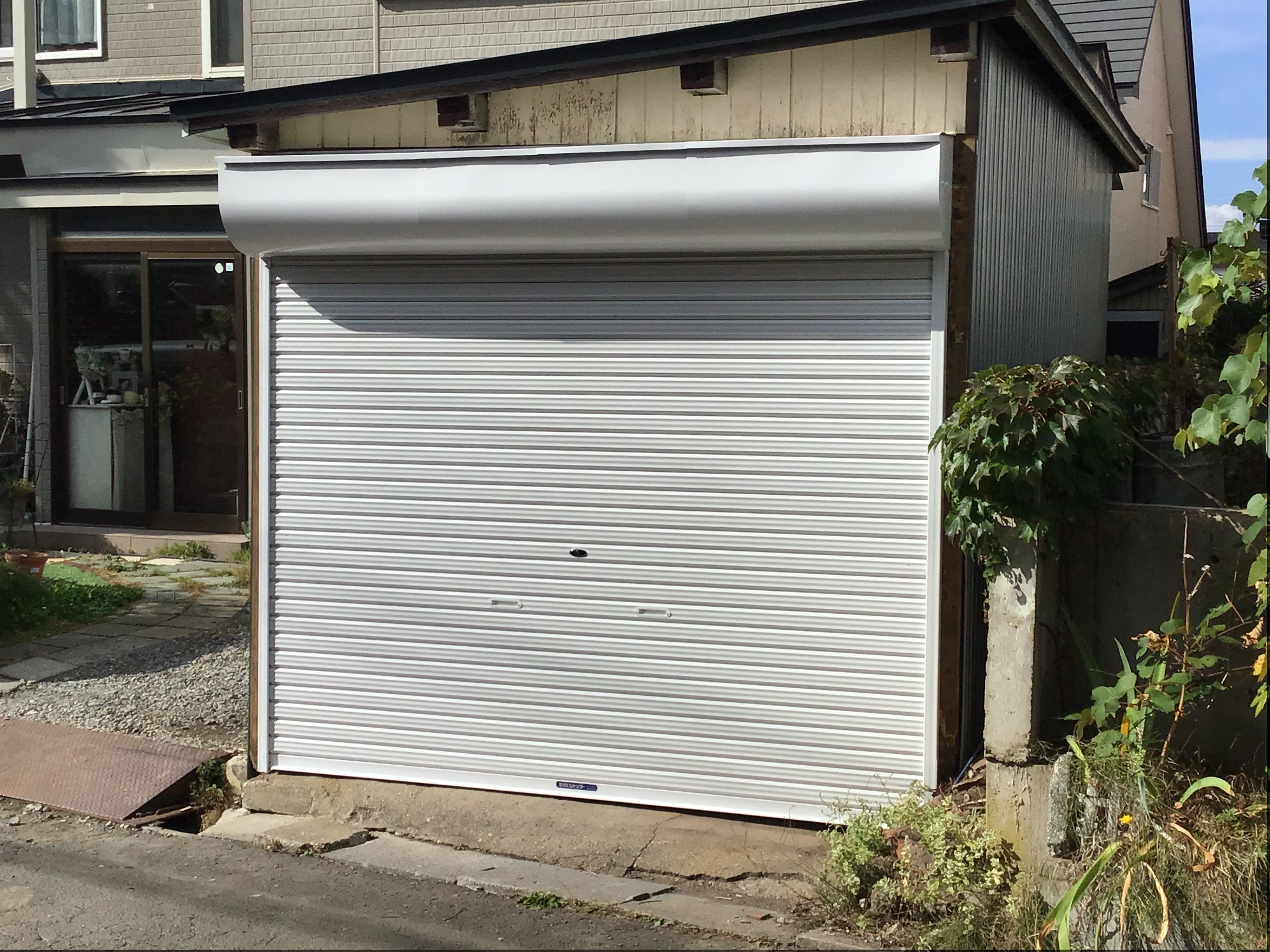 リ・ウィンドのガレージシャッターの修理・交換の施工後の写真2