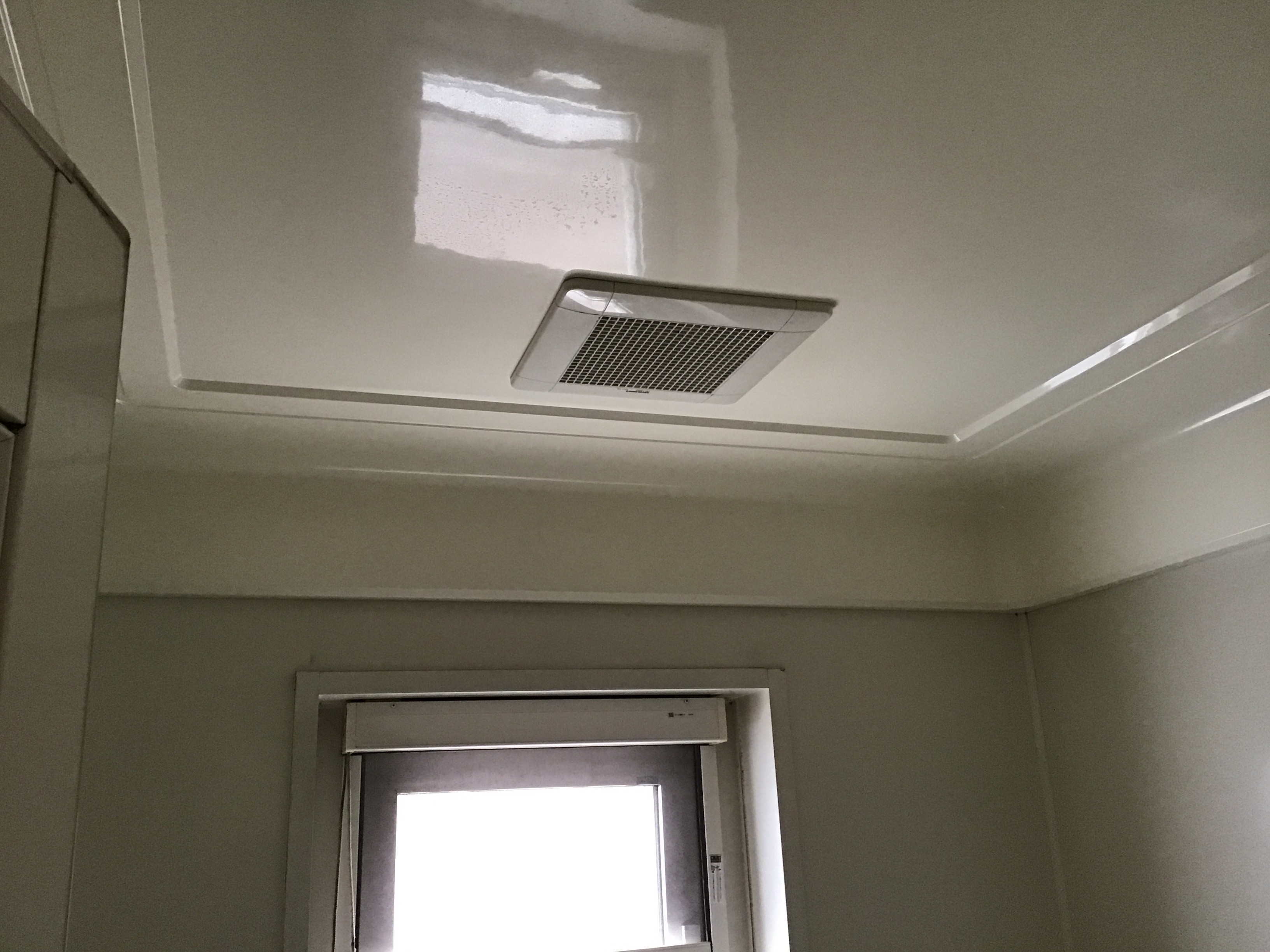 リ・ウィンドの後付けOK！浴室暖房乾燥機で冬も快適にの施工前の写真1