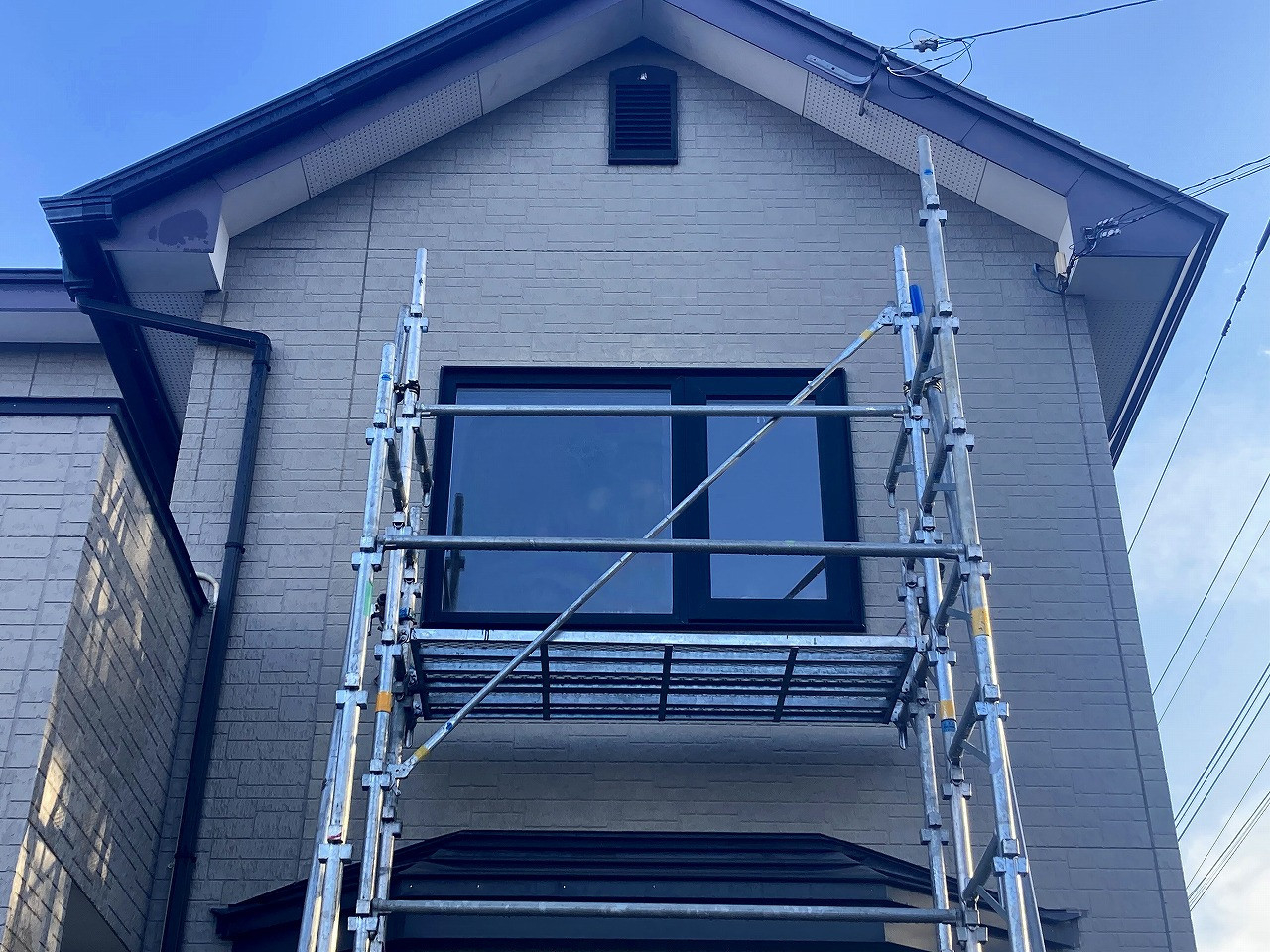 リ・ウィンドの玄関ドアリフォームと外窓交換で住まいを快適にの施工前の写真3