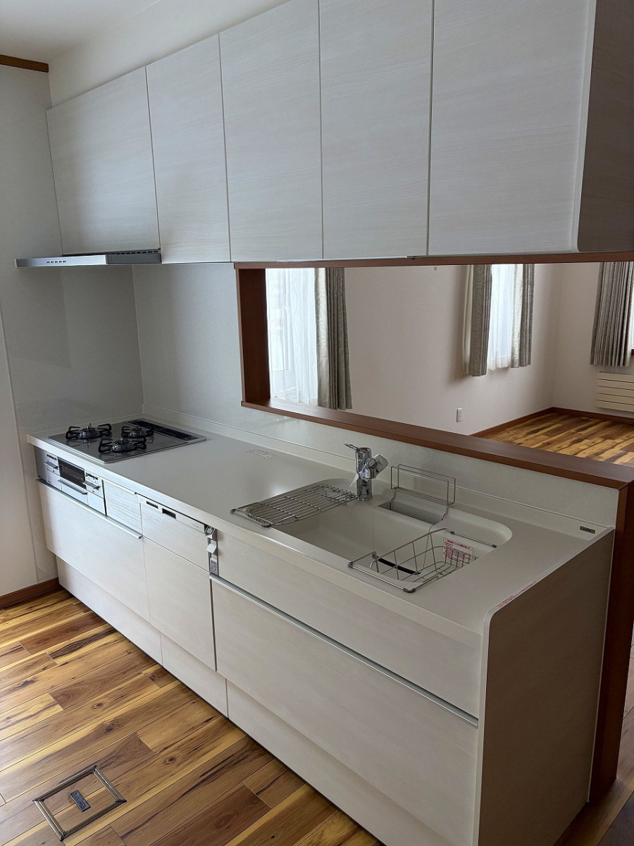 リ・ウィンドの【水まわり全部!!交換しました】 ①システムキッチンの施工後の写真1