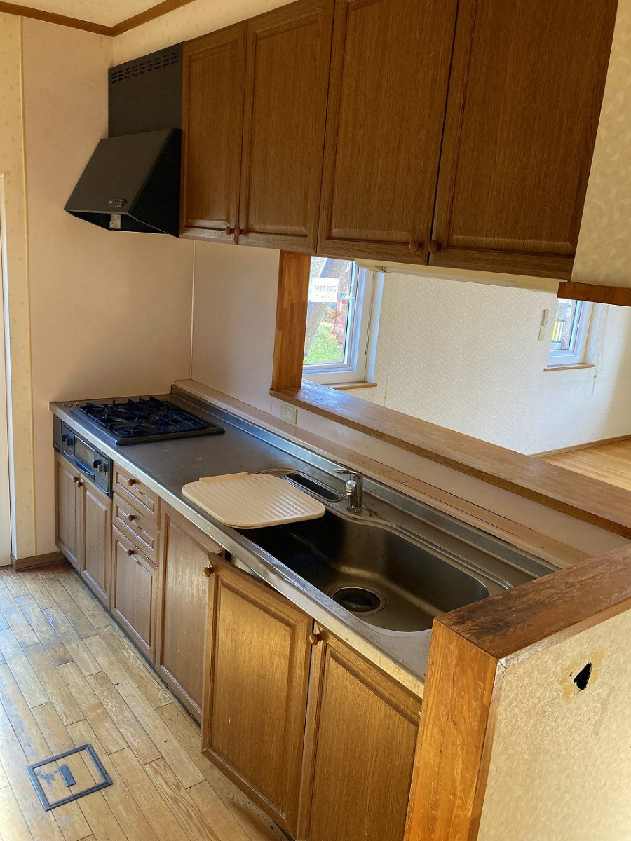 リ・ウィンドの【水まわり全部!!交換しました】 ①システムキッチンの施工前の写真1