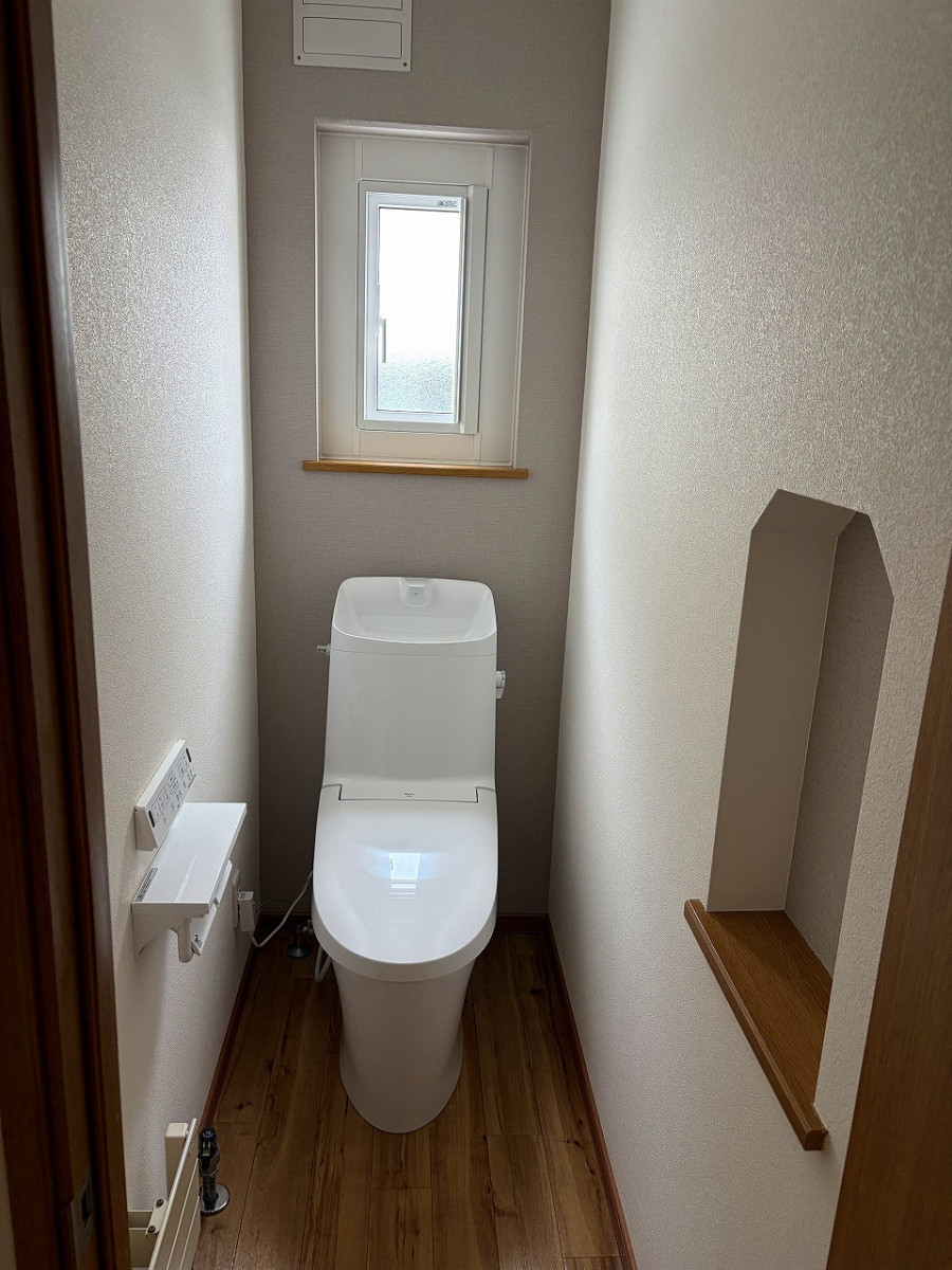 リ・ウィンドの【水まわり全部!!交換しました】 ②トイレの施工後の写真1