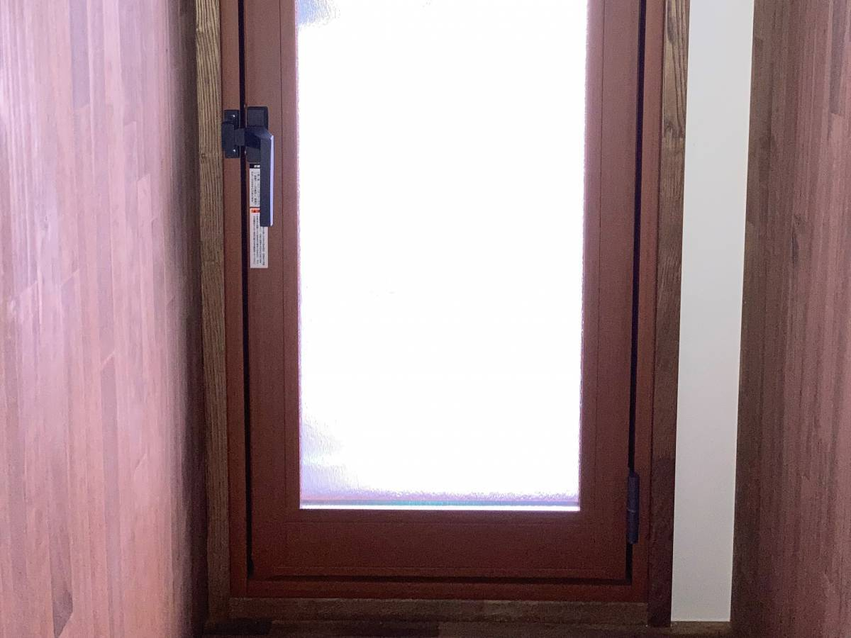 鈴木トーヨー住器の本日も内窓工事完了しましたの施工後の写真1
