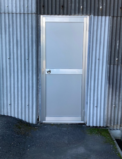 鈴木トーヨー住器のドア取り換え施工事例写真1