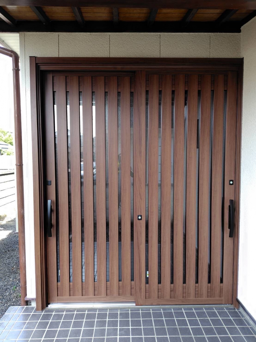 MGI佐野の《小山市》リシェント玄関引戸工事を行いましたの施工後の写真1