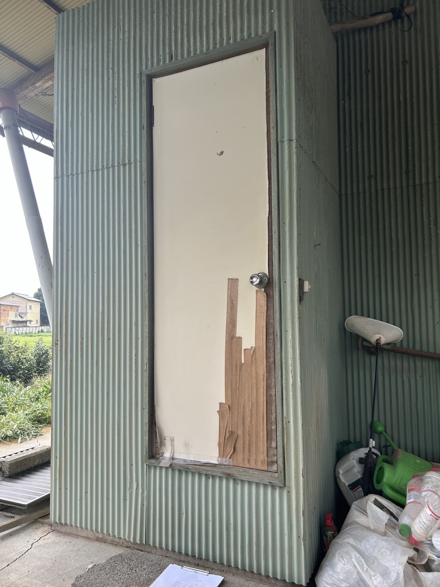 MGI佐野の《茨城県古河市》トイレドア改修工事を行いました。の施工前の写真1