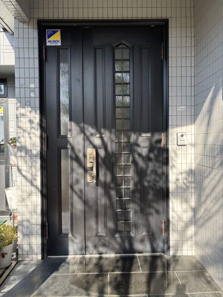 MGI佐野の《小山市》リシェント玄関ドア工事を行いました!の施工前の写真1