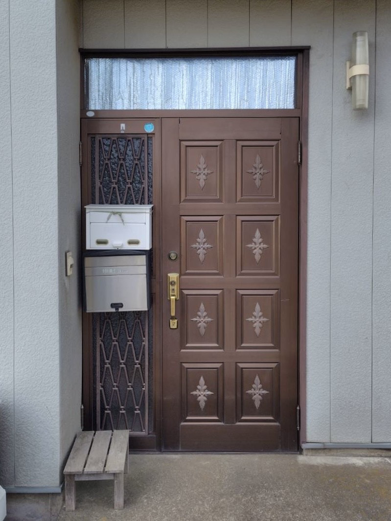 MGI佐野の《栃木市》リシェント玄関ドア工事を行いました!の施工前の写真1
