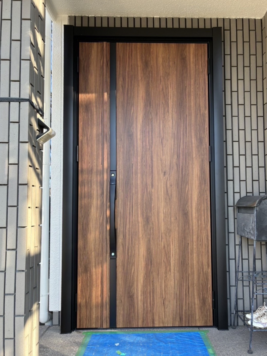 MGI佐野の《栃木市》リシェント玄関ドア工事を行いましたの施工後の写真1