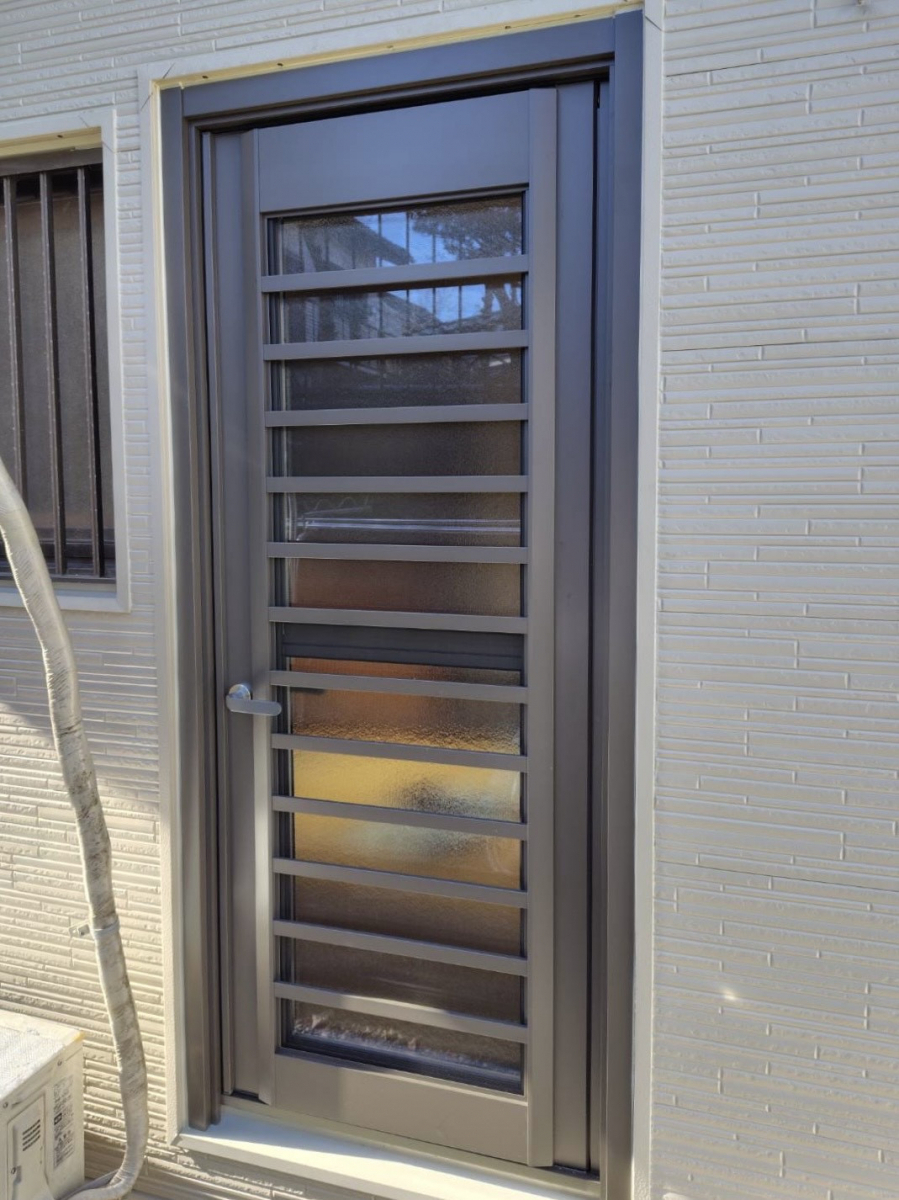 MGI佐野の《鹿沼市》リシェント勝手口工事を行いました💪の施工後の写真1