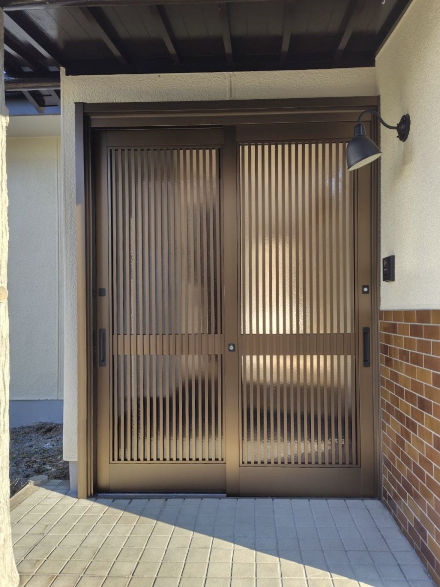 MGI佐野の《栃木市》リシェント玄関引戸工事を行いました！⭐の施工後の写真1