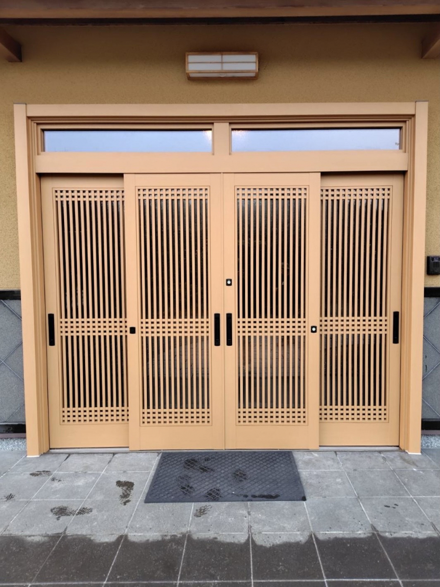 MGI佐野の《鹿沼市》リシェント玄関引戸工事を行いました🙌の施工後の写真1