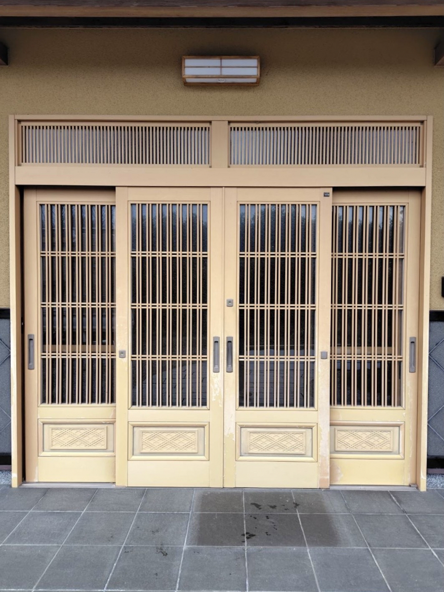 MGI佐野の《鹿沼市》リシェント玄関引戸工事を行いました🙌の施工前の写真1