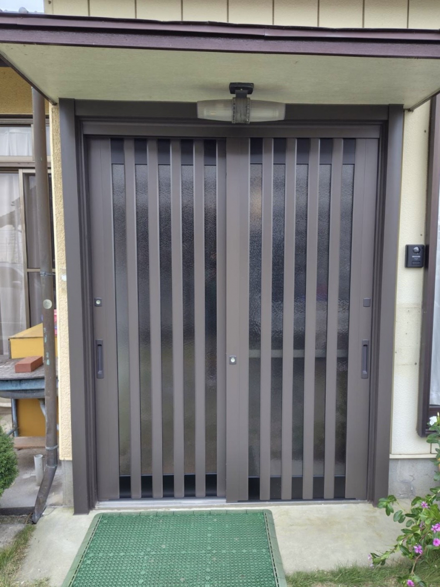 MGI佐野の《栃木市》リシェント玄関引戸工事を行いました🙆‍♀️の施工後の写真1