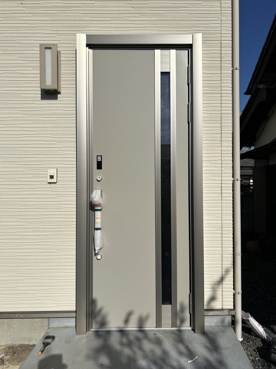MGI佐野の《栃木市》補助金を利用してお得に玄関ドア工事！の施工後の写真1