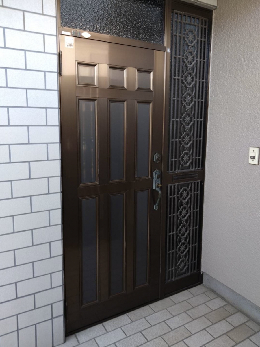 MGI佐野の太田市にてリシェント玄関ドア工事を行いましたの施工前の写真1