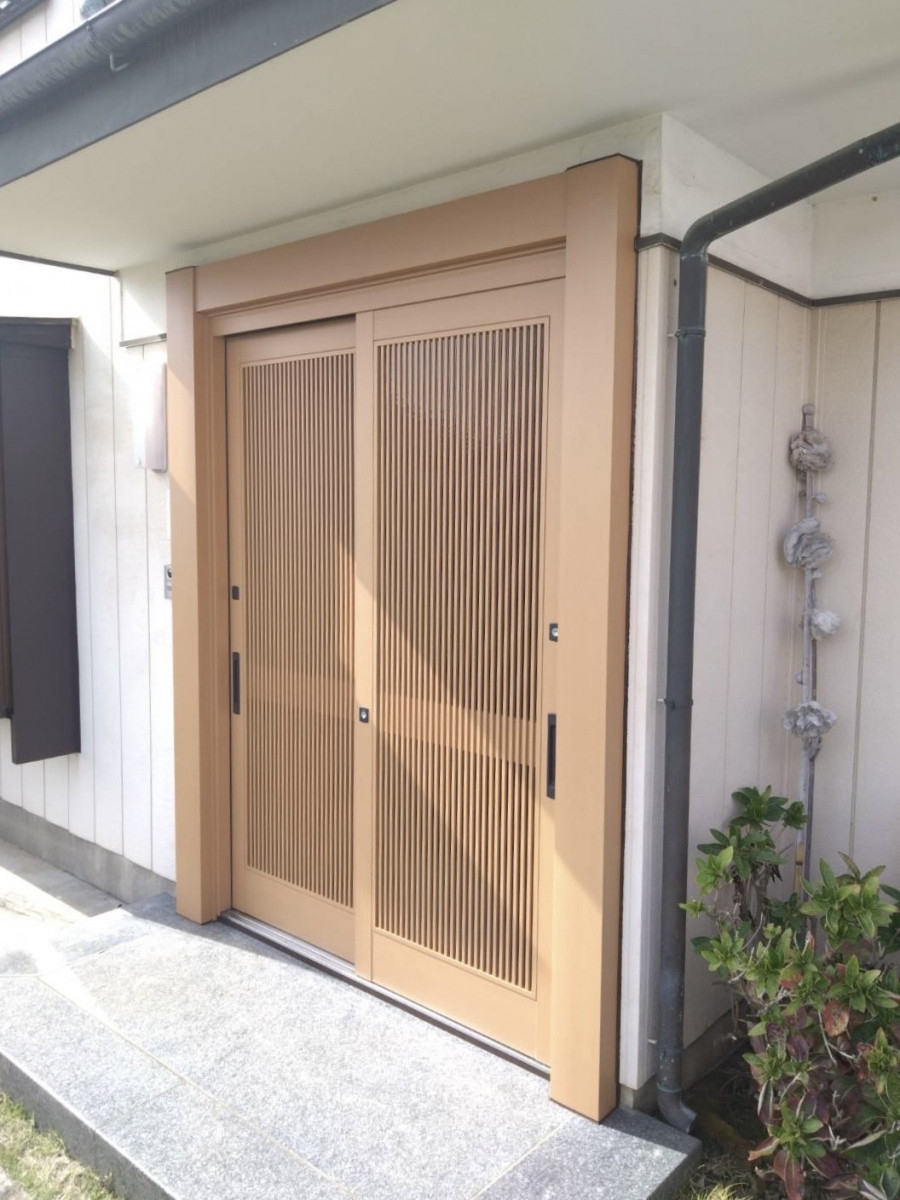 MGI佐野の館林市にてリシェント玄関引戸工事を行いました！の施工後の写真1