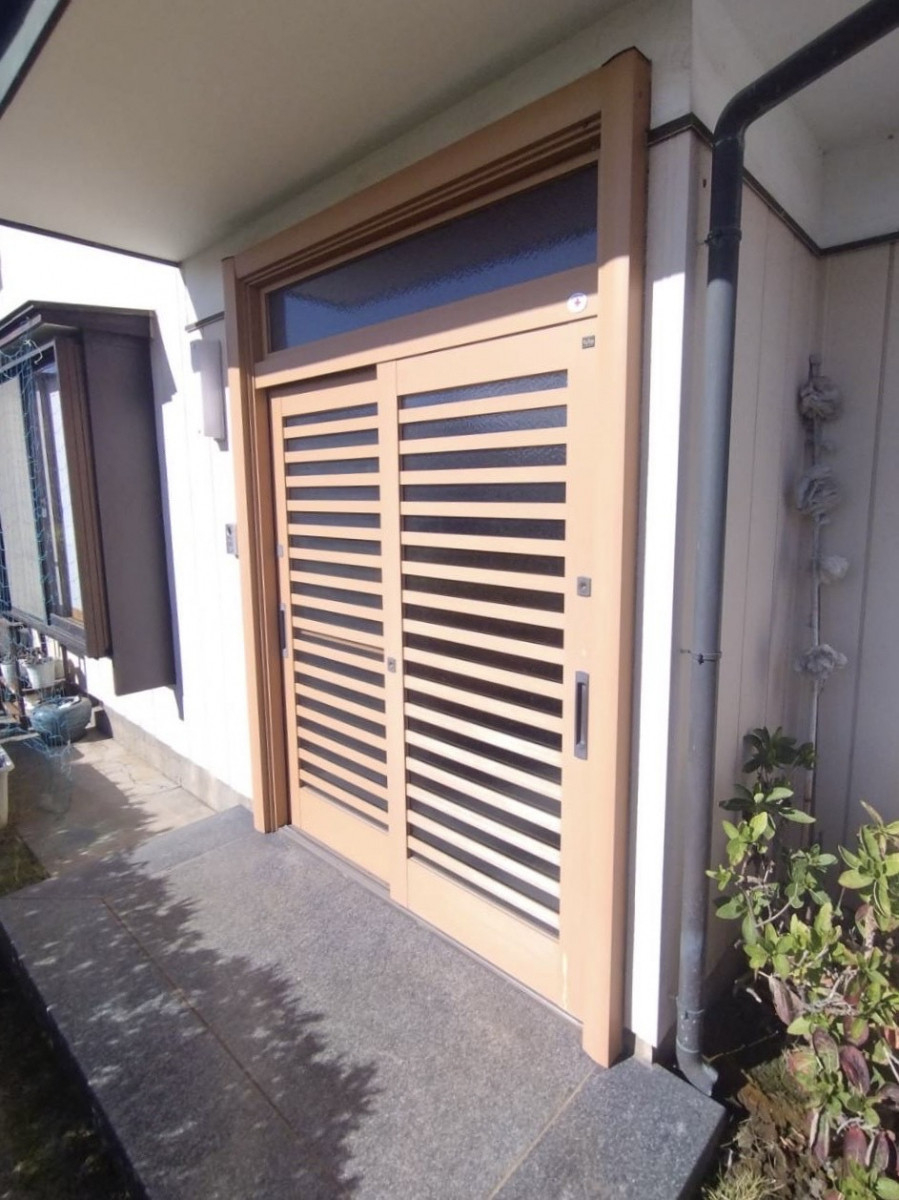 MGI佐野の館林市にてリシェント玄関引戸工事を行いました！の施工前の写真1