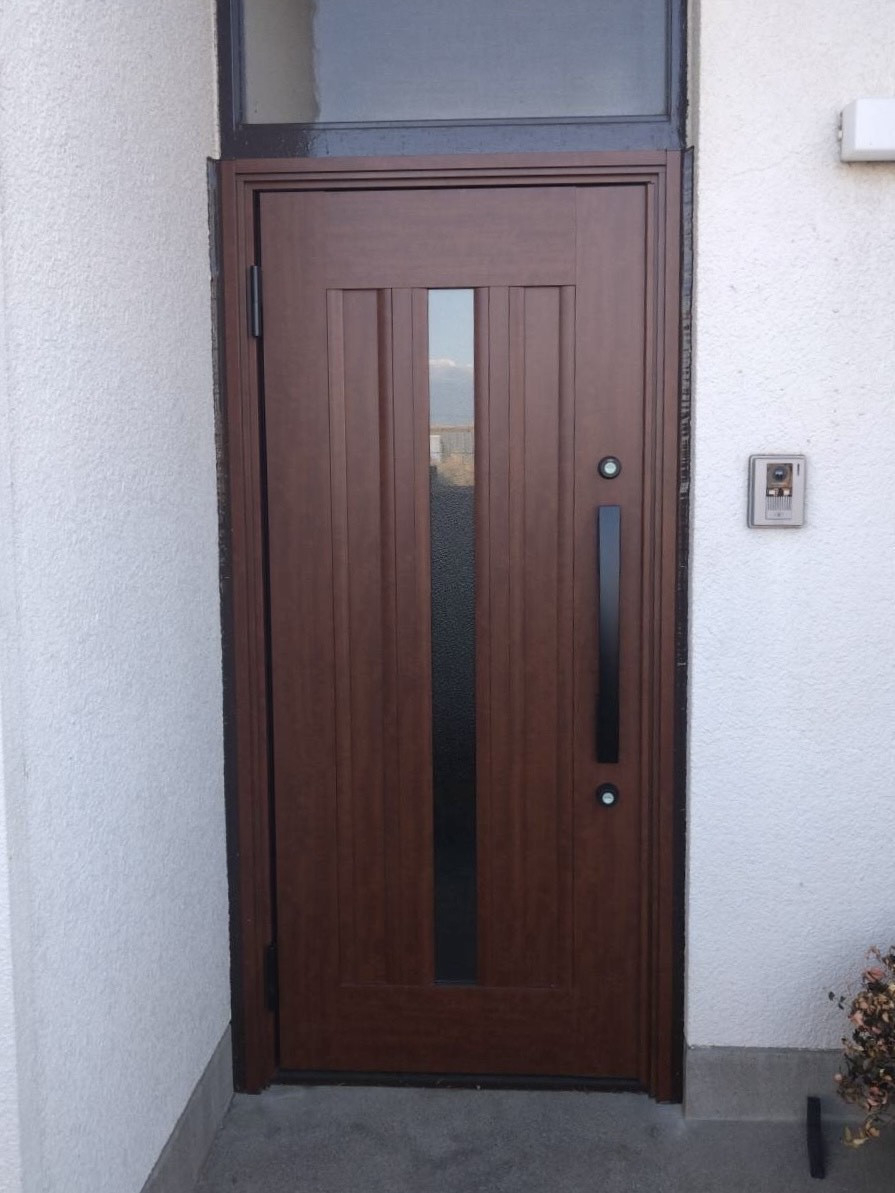 MGI佐野の群馬県太田市にて玄関ドア工事！の施工後の写真1