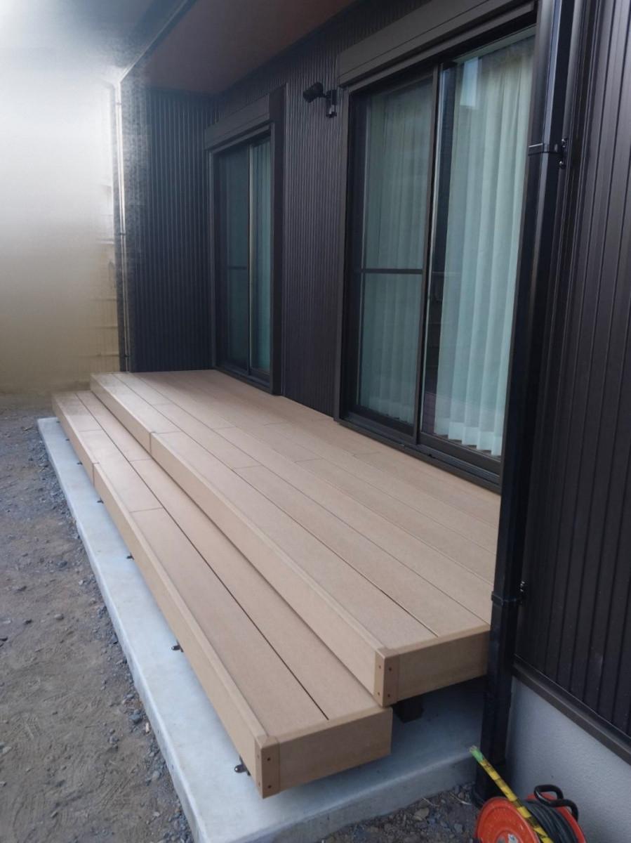 MGI佐野の太田市にてデッキ工事！樹ら楽ステージでくつろぎの空間をの施工後の写真1