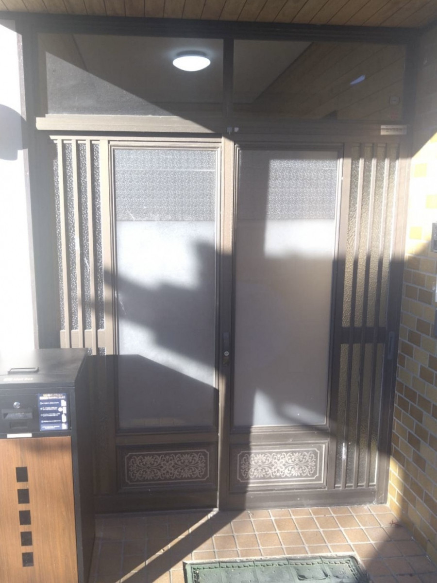 MGI佐野の太田市にてリシェント玄関ドア工事✨引戸からドアへ早変わり！の施工前の写真1