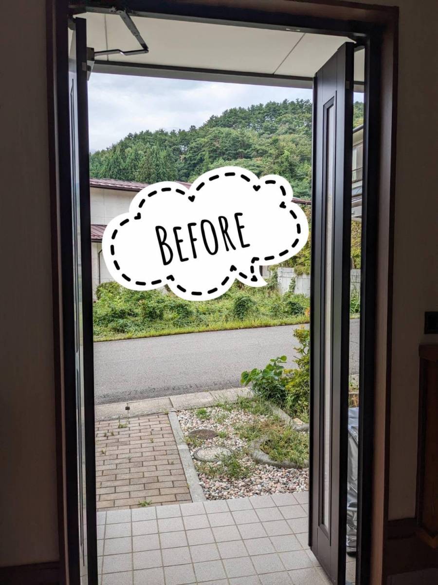 アイプラン今井ガラス建材の空気換気を自由にして快適な玄関へ…（玄関用網戸設置）の施工前の写真1