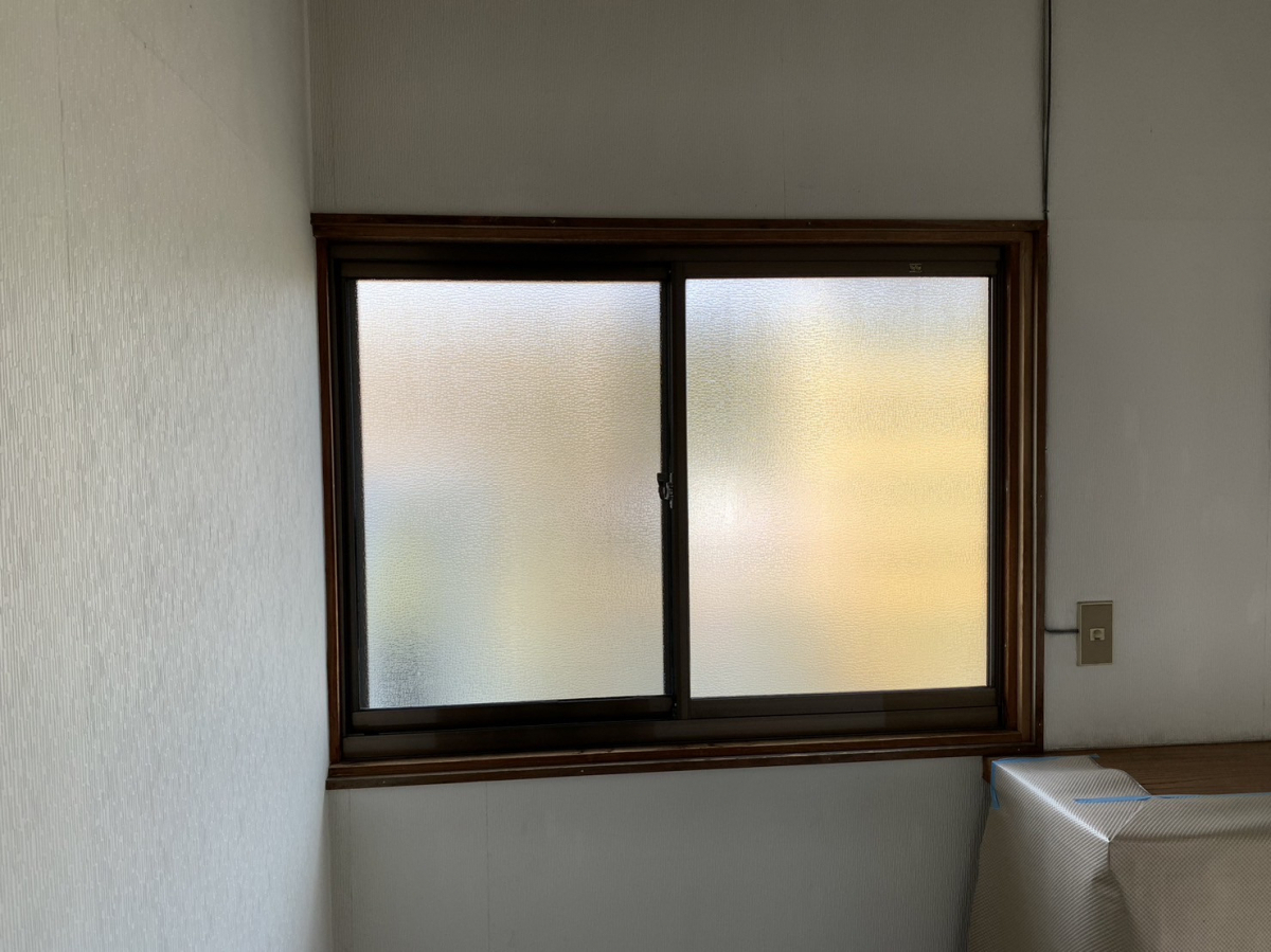 アイプラン今井ガラス建材の内窓インプラスを設置して断熱効果アップ！の施工前の写真1