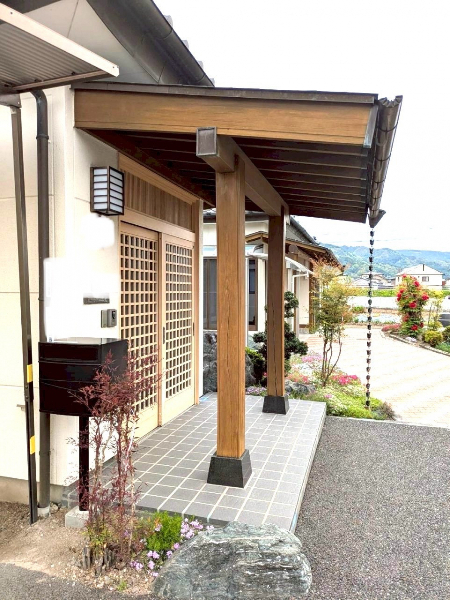 アイプラン今井ガラス建材の【風除室設置】暑さ・寒さの緩和！室内の快適性向上！の施工前の写真2