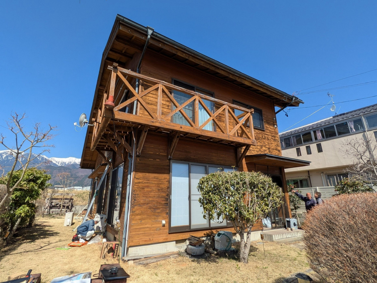 アイプラン今井ガラス建材の【エクステリア】バルコニー及びデッキ設置工事の施工前の写真2