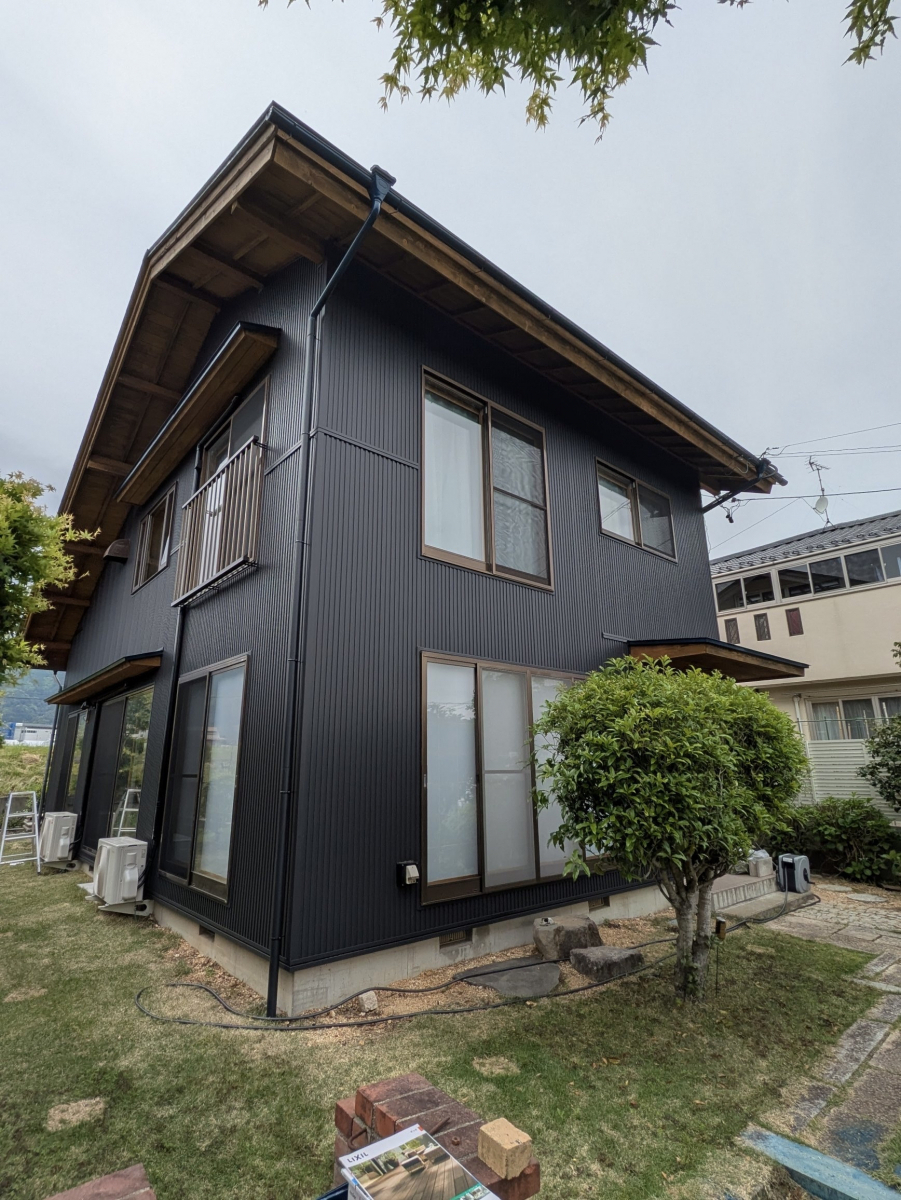 アイプラン今井ガラス建材の【エクステリア】バルコニー及びデッキ設置工事の施工前の写真3