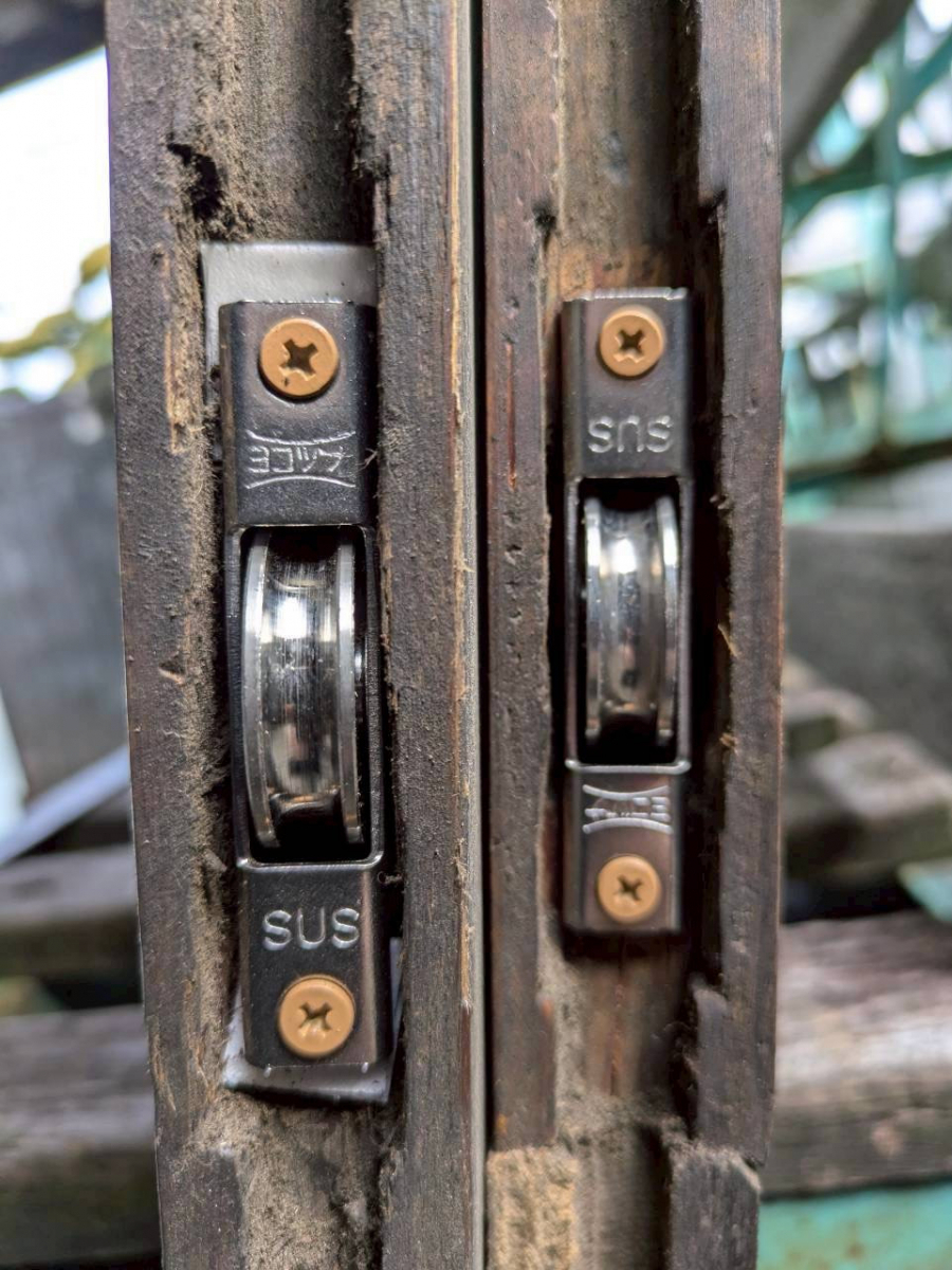 アイプラン今井ガラス建材の【玄関引戸の戸車交換】毎日の開閉がスムーズ快適に！！の施工後の写真1