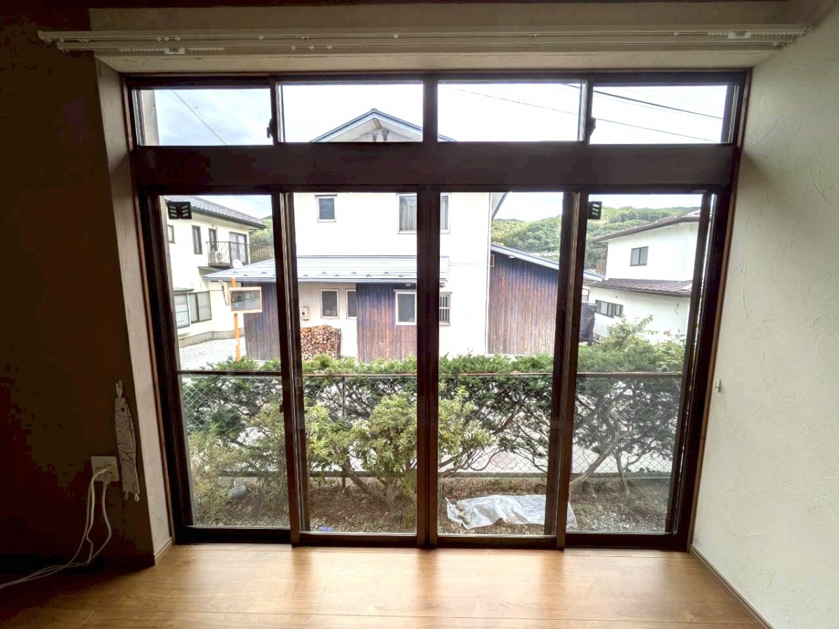 アイプラン今井ガラス建材の【内窓取付】断熱効果を強く実感できるお部屋に!の施工前の写真1
