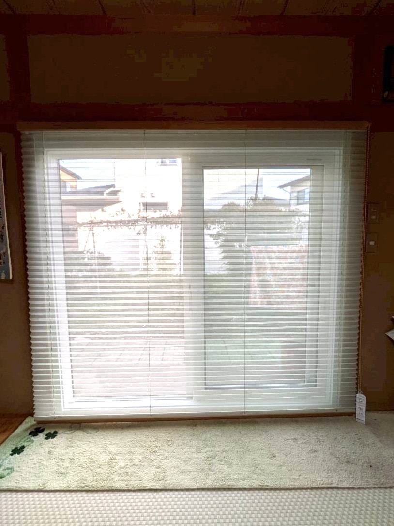 アイプラン今井ガラス建材の【プリーツスクリーン取付】和室に調和！快適で居心地のいい室内環境を実現！の施工後の写真1