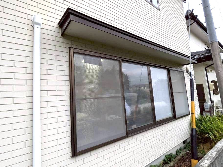 アイプラン今井ガラス建材の【面格子取付】外部からの視線をほど良く遮り防犯効果もアップ！の施工前の写真1